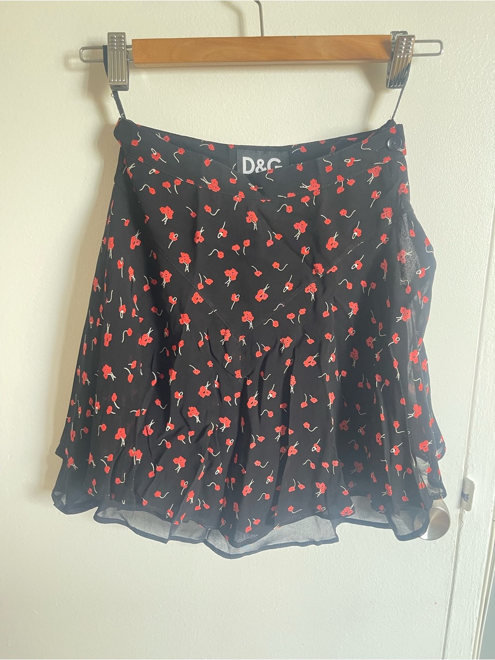 Vintage Authentic Y2K D&G Dolce & Gabbana Floral Ruffle Mini Skirt IT 38 / US 2